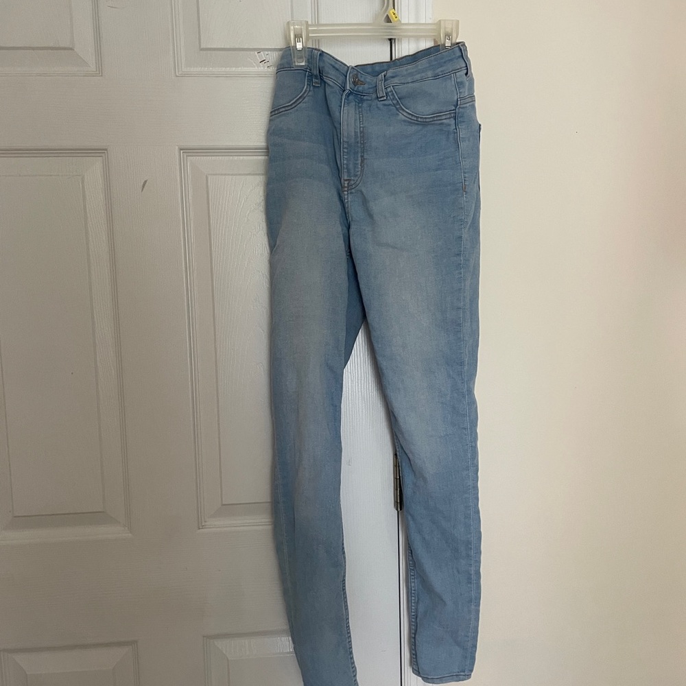 LIGHT WASHED BLUE HM JEANS SIZE 4